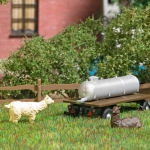 Busch 79862 - H0 - Action-Set: Alpakas mit Wasserfass